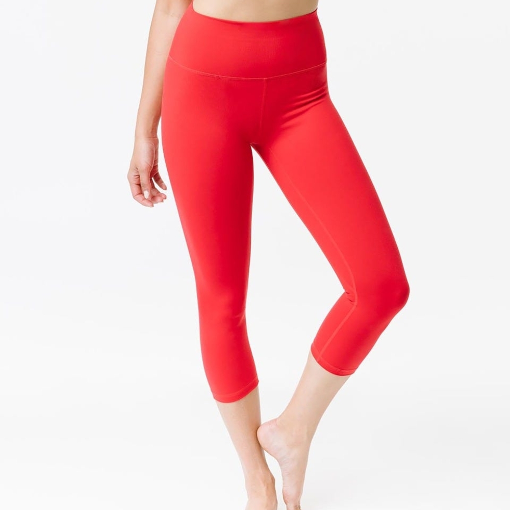 ZYIA Red Ascend Hi-Rise Capri Leggings